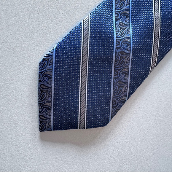 Classic Silk Tie - Picture 3 of 8